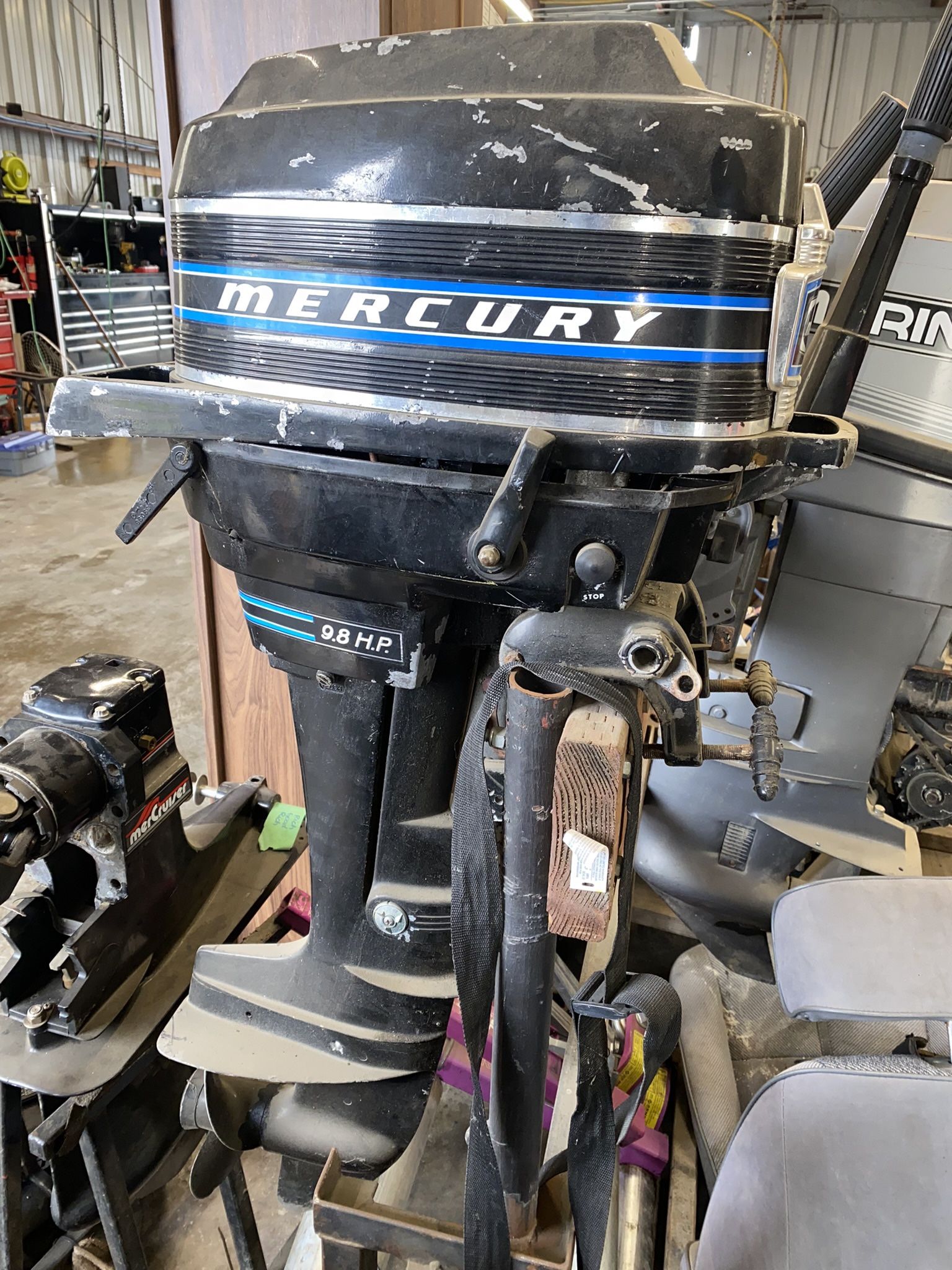 Outboard Motor with Tiller Arm 