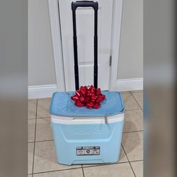 Igloo 28QT Soft Top Roller Cooler - BRAND NEW