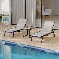 Poolside loungers