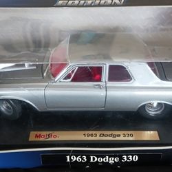 1963 Dodge 330 dicast 1:18