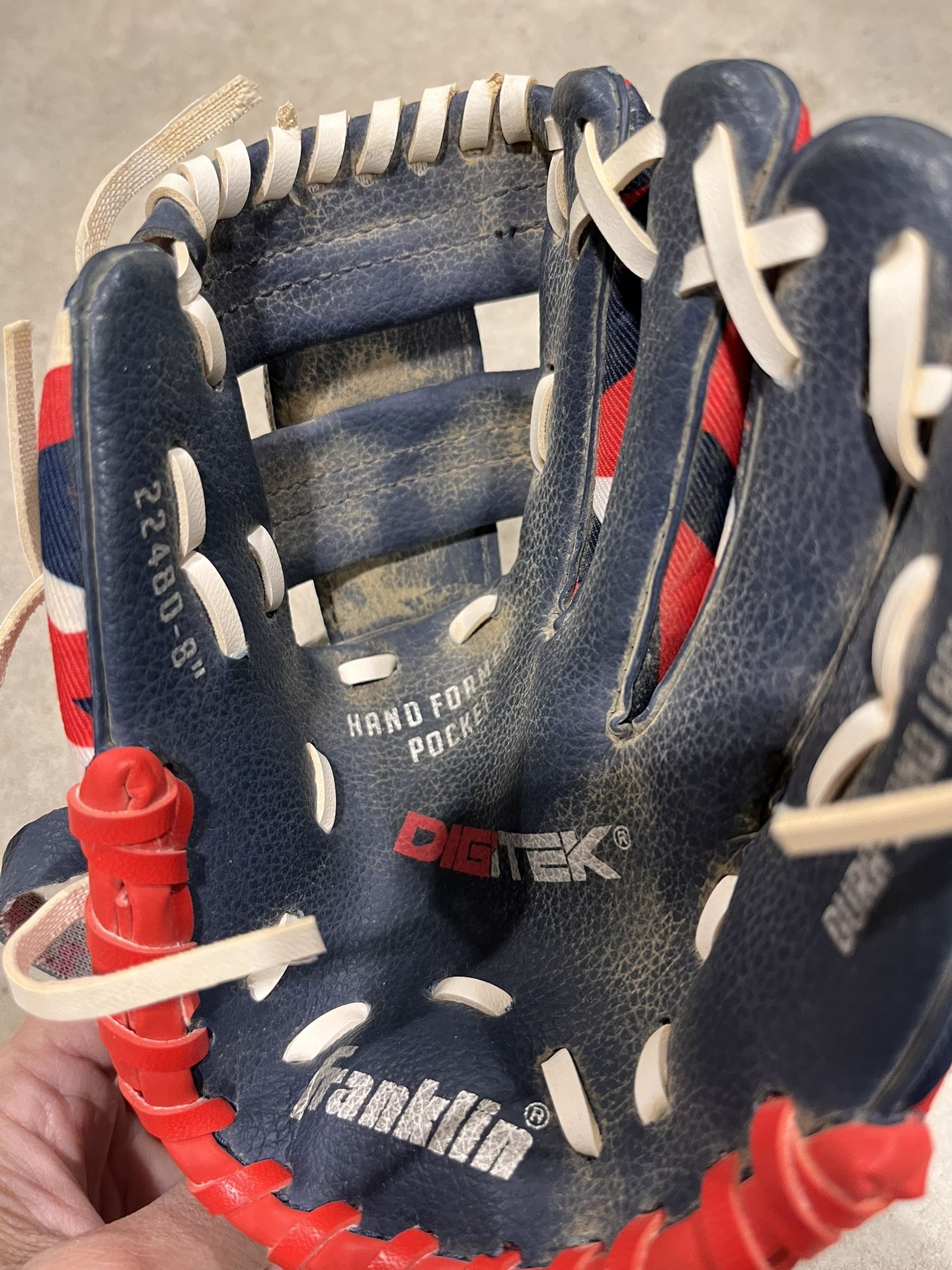 Kid’s T Ball Baseball Glove Mitt