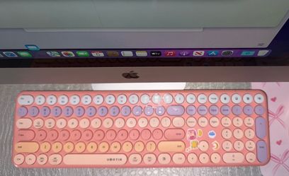 Wireless Keyboard (Pink Gradient)