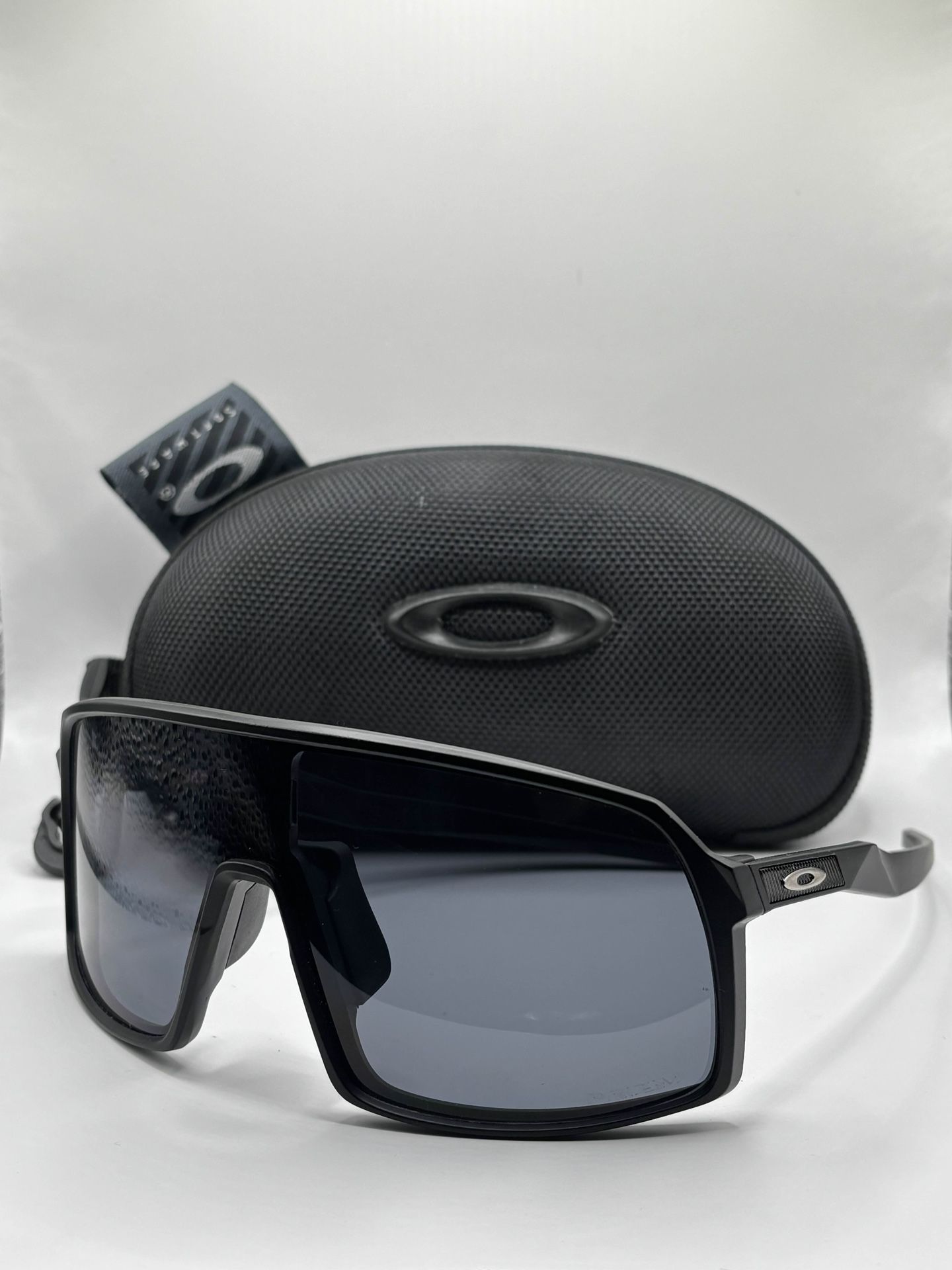 Oakley Sutros