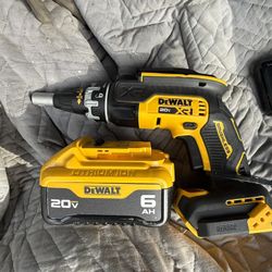Dewalt Drywall Cut out tool and drywall drill w 6.0 Battery 