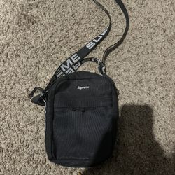 Supreme Shoulder Bag 