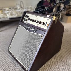 Acoustic brand acoustic amplifier.