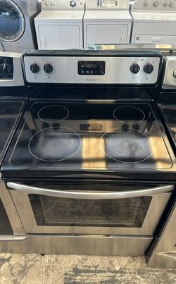 Frigidaire Stainless Electric Range QuickBoil