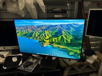 ASUS 32” ROG Strix OLED XG32UCWMG 4K Gaming Monitor (2025)