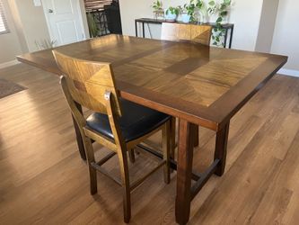 Dining set with 2 chairs