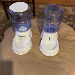 Pet Feeder / Water Bowls