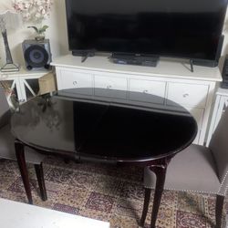 Dinning Table With Two Chairs 