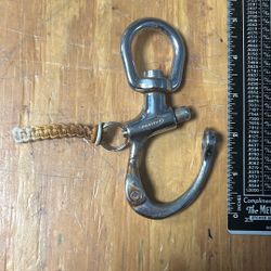 Snap Shackle