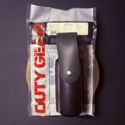 Safariland MK9 Mace Holder 38-6-2 Plain Black Leather Chrome Snap 2.25 Belt Loop