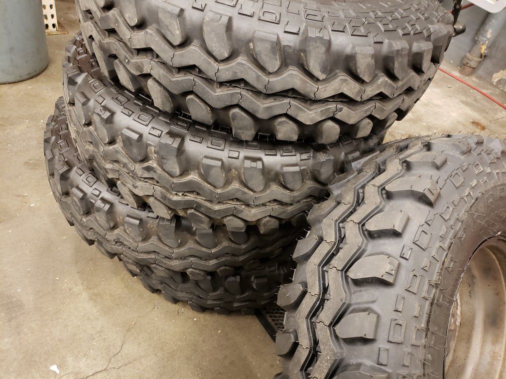 5 Super Swamper tires 33x10.50xR15 33 10.50 15