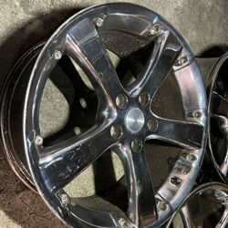 18 inch aluminum wheels,  5 on 4.5 inches (5 on 114.3mm)