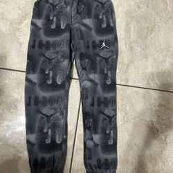 Jordan Boys Joggers Size Small