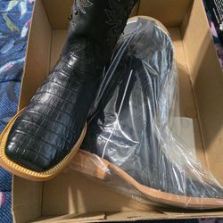Caiman boots black size 8.5 E $220