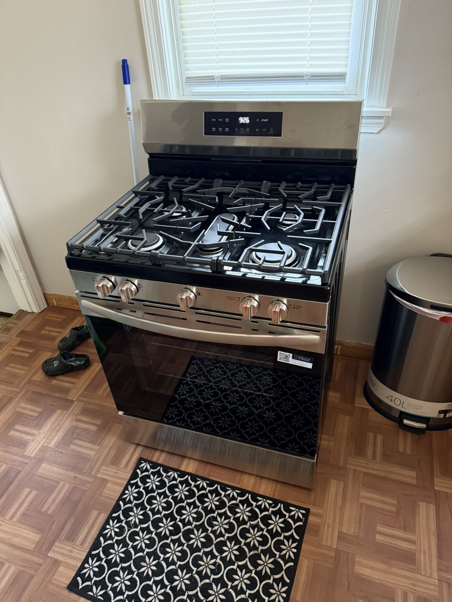 Frigidaire Stove