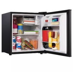 Kenmore Mini Fridge Black Compact Refrigerator Dorm Office Energy Star