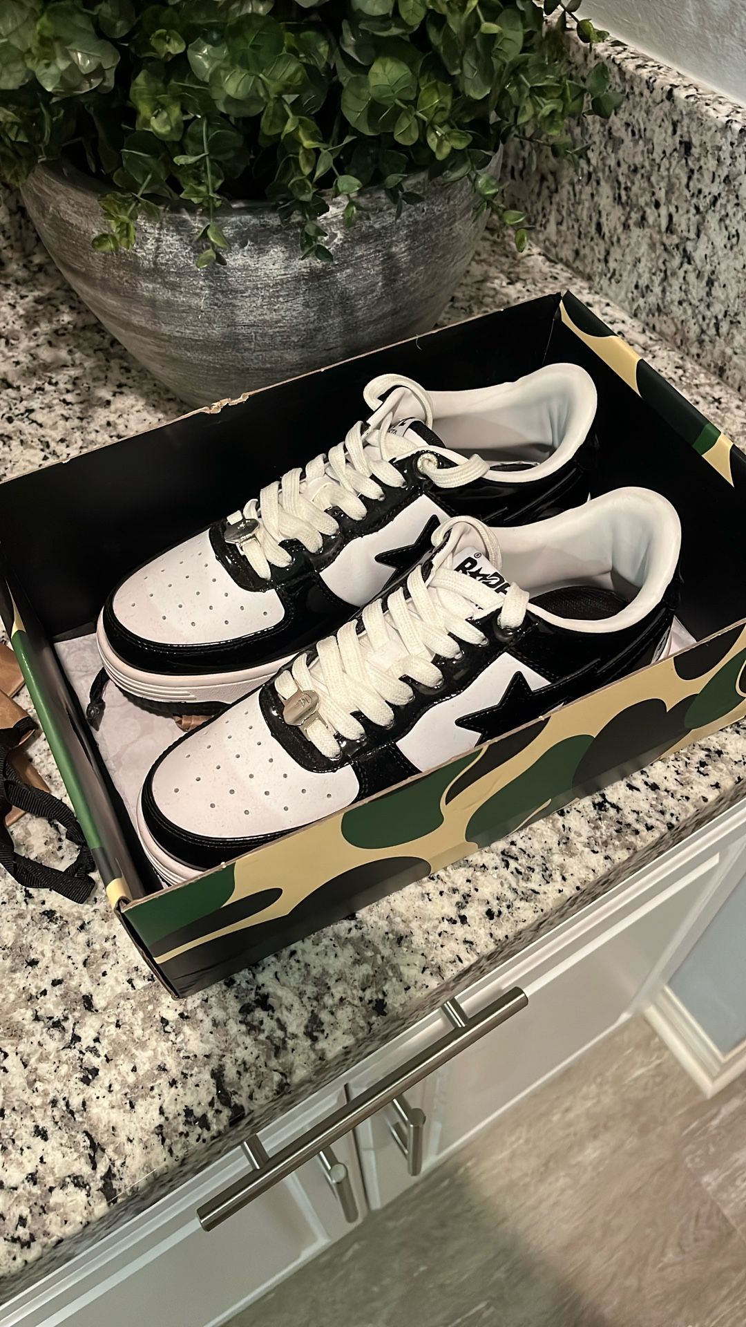 Black Bapestas Replicas