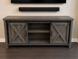 Entertainment center