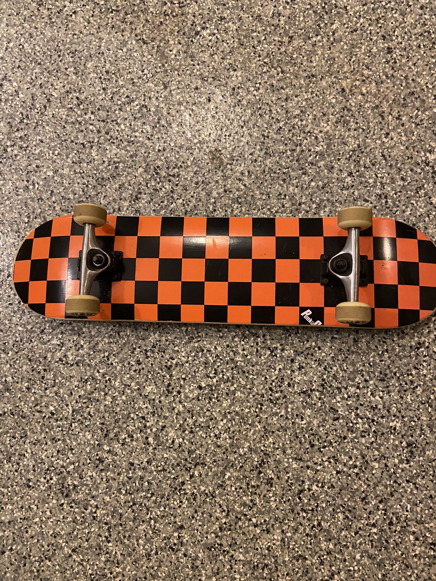 Complete Skateboard Barely Used.