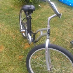 Schwinn Girls 26 Inch Bicycle,  Ready To Ride 