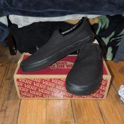 All Black Vans , Classic Slip On , 11.0