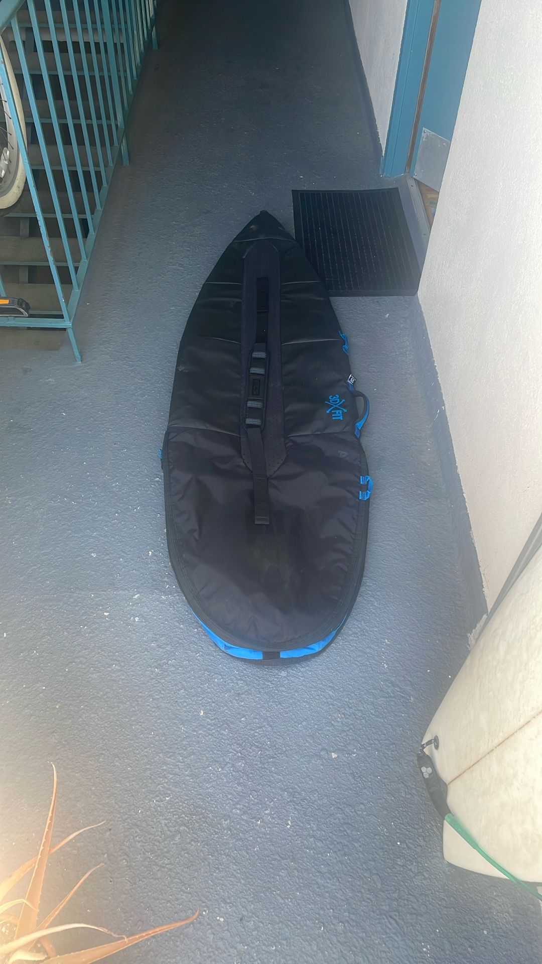 5’9 FCS Surfboard Bag