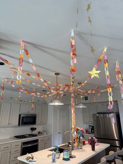 Paper chains including stars (assembled)