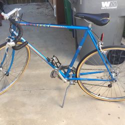 Peugoet Carbolite 103 Bicycle 10 speed