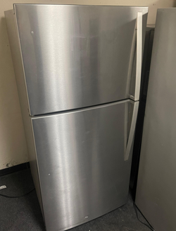 Deal: Stainless Top‑Freezer Refrigerator — Adjustable shelves, crispers