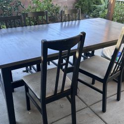 Free Table (Pending Pickup)