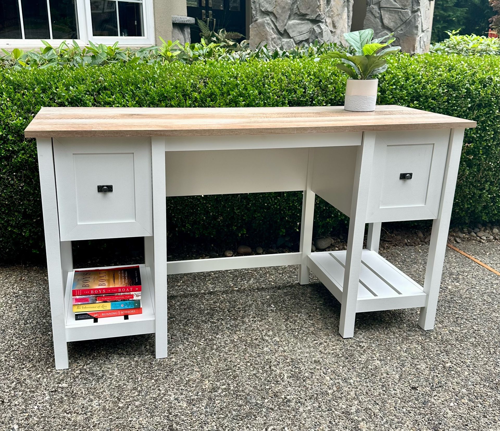 Myrasol Desk - Like New Condition
