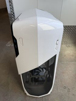NZXT Phantom 530 ATX Full-Tower Computer Case  Key Features ATX, EATX, Micro-ATX, and Mini-ITX Steel Frame & Plastic Front Bezel 3 x 5.25" Drive Bays 