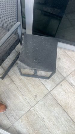 Patio Furniture 2 Chairs and small table