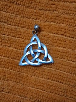 Celtic Triquetra Knot Silver Pendant