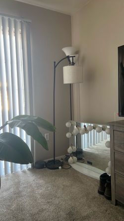 2 lamps