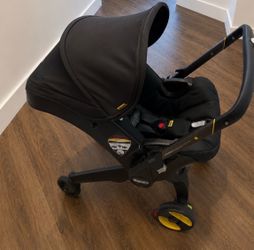 Doona Car Seat + Latch Base Travel System - Nitro Black