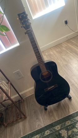 Yamaha 6 string acoustic Guitar