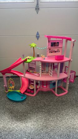 Barbie DreamHouse 3-Story Dollhouse