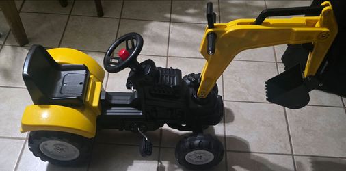 Aosom Kids Ride On Excavator, a yellow pedal-powered tractor featuring a functional digging arm