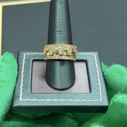 Diamond and peridot gold ring