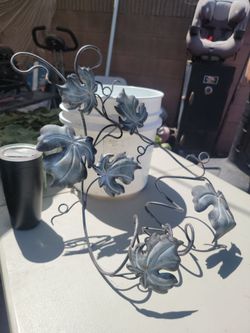 Wine bottle holder