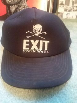 Chicago exit hat, on wells