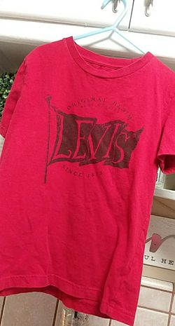 Levi's tee..boys size 8..$2
