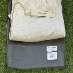 Essentials Shorts 