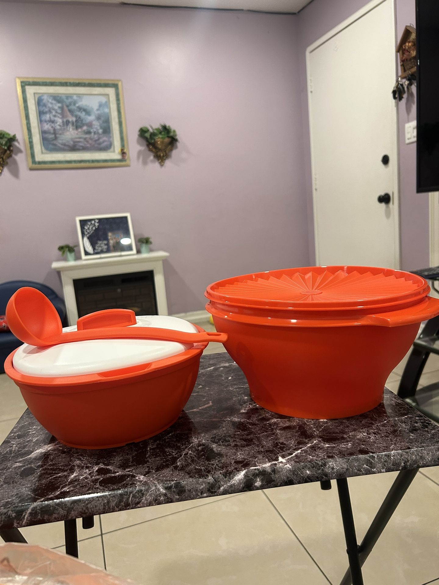 Tupperware 