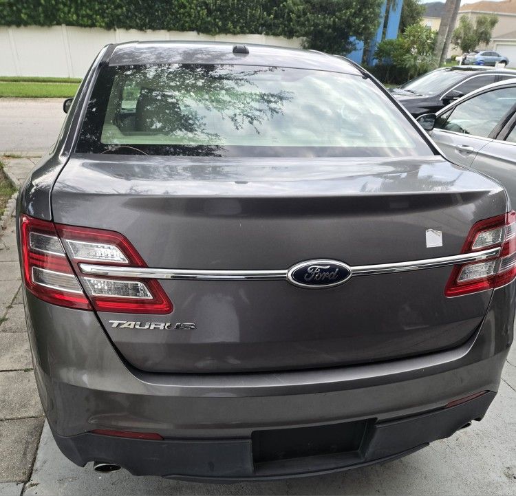 2014 Ford Taurus