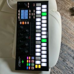 Presonus Atom  Sq